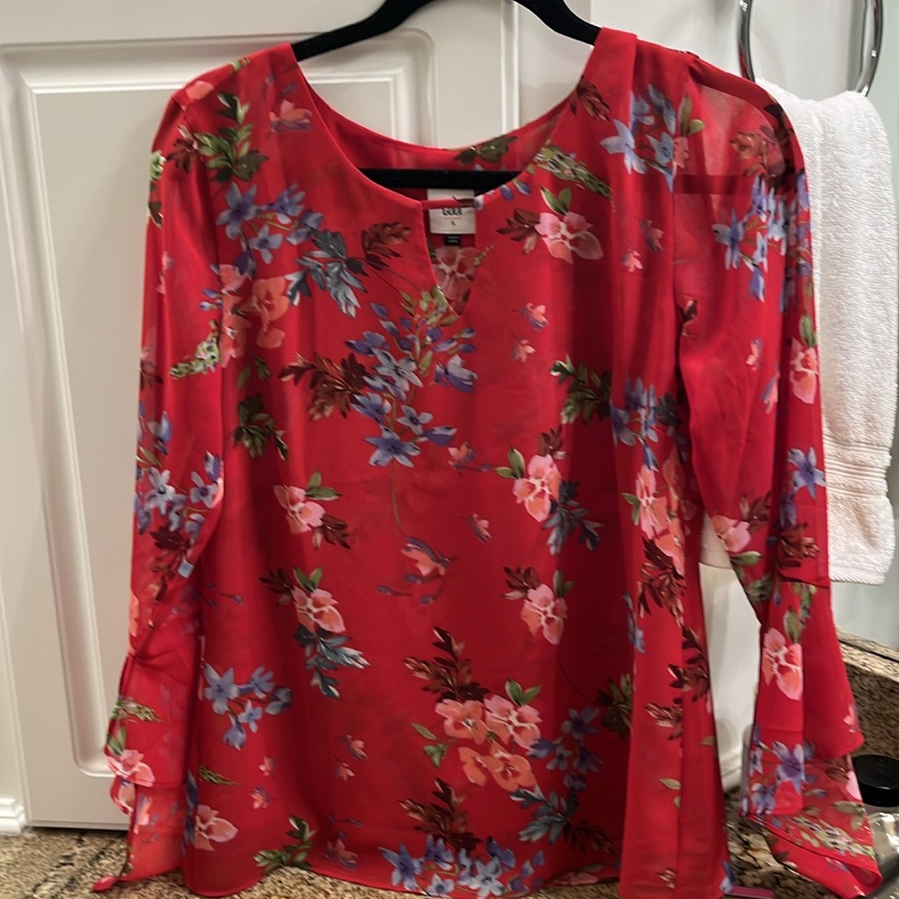 Cabi Red Floral Top Size S With Flutter Sleeves - image 5